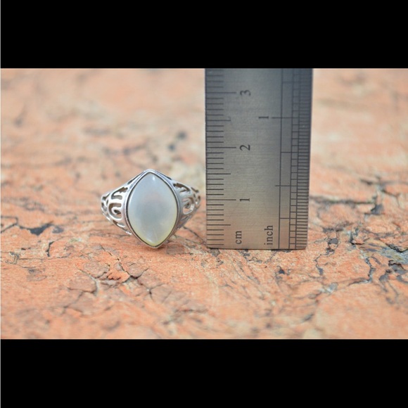Mother of Pearl Cut Out Band Ring Size 5.5 Sterling Silver - Picture 11 of 11